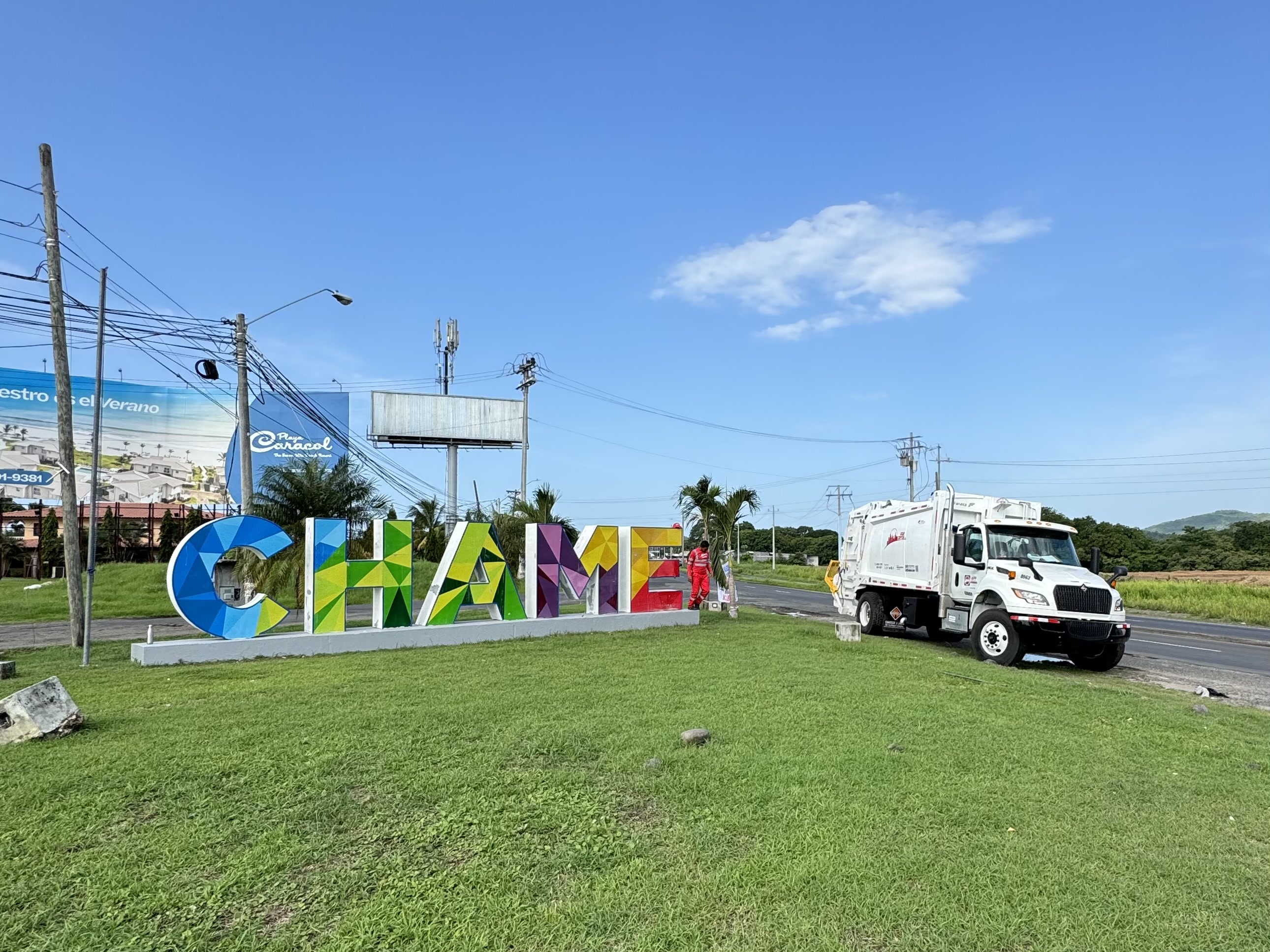 Camión recolector de Aseo Capital en Chame